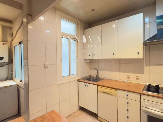 Piso en venta en Barcelona, Raval. Piso en Venta en Calle Lleo. Pisos.
