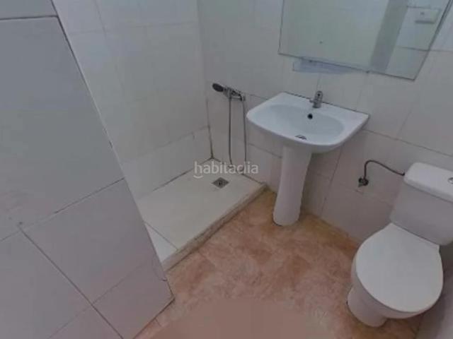 Piso en venta en Barcelona, Raval. Piso en venta en calle Robador. Pisos.