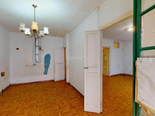 Piso en venta en Barcelona, Raval. Piso en Venta en Raval pocos pasos de Palau Gell. Pisos.