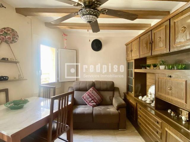 Piso en venta en Barcelona, Raval. PISO EN VENTA JUNTO A PLAÇA CATALUNYA. Pisos.