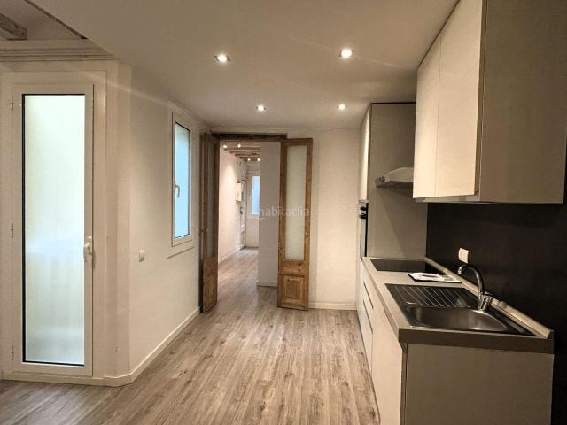 Piso en venta en Barcelona, Raval. Piso reformado en el centro de Barcelona. Pisos.