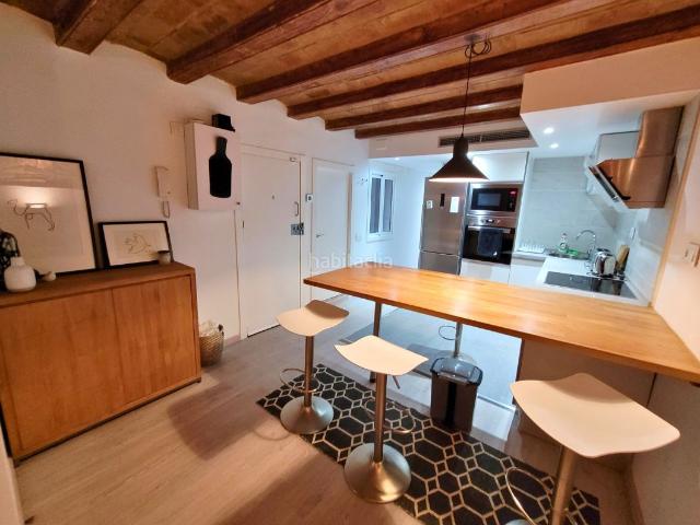 Piso en venta en Barcelona, Raval. Pisos.