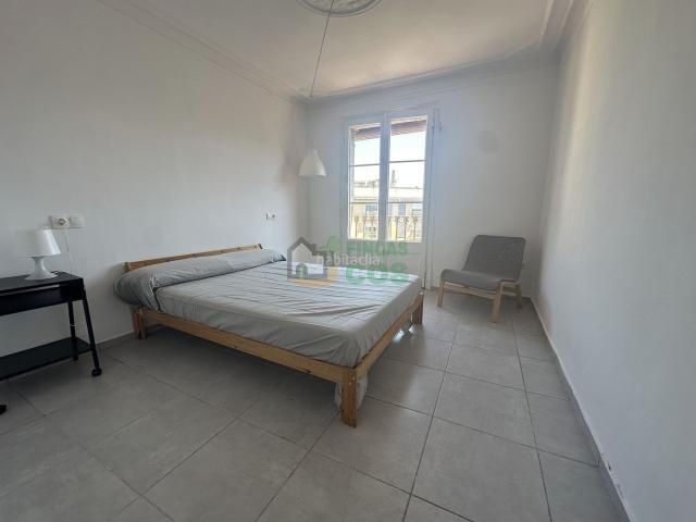 Piso en venta en Barcelona, Raval. Pisos.