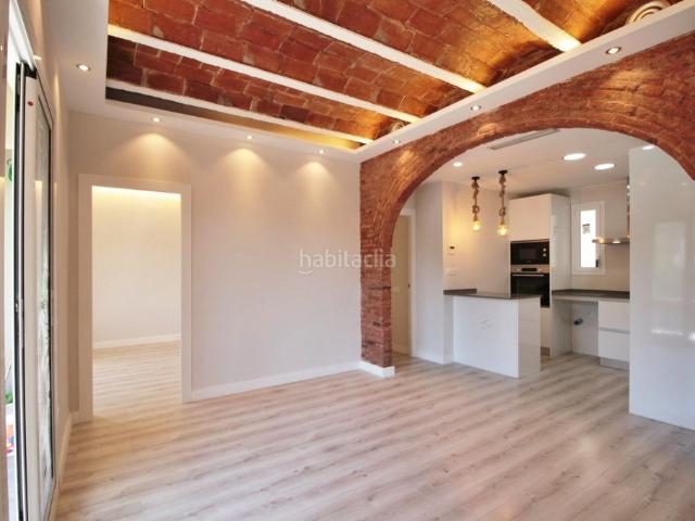 Piso en venta en Barcelona, Raval. Pisos.