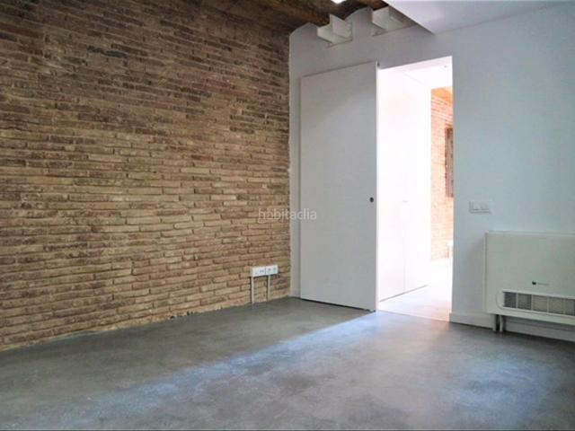 Piso en venta en Barcelona, Raval. Pisos.