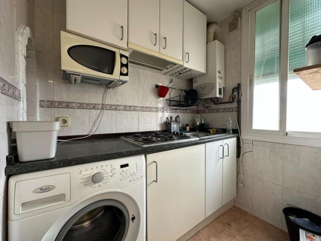 Piso en venta en Barcelona, Raval. Pisos.