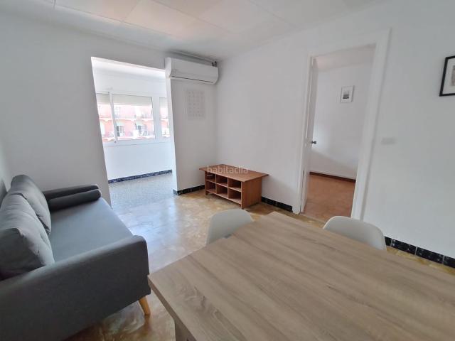 Piso en venta en Barcelona, Raval. Pisos.