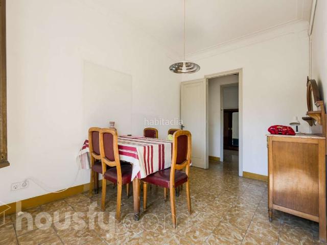 Piso en venta en Barcelona, Raval. Pisos.