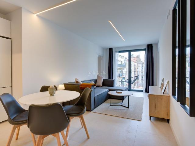 Piso en venta en Barcelona, Raval. Pisos.