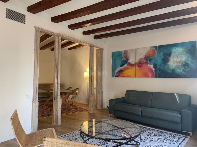 Piso en venta en Barcelona, Raval. Pisos.