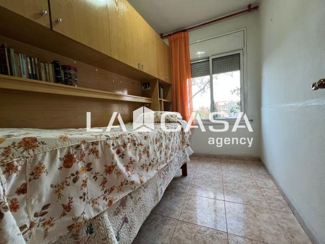 Piso en venta en Barcelona, Roquetes. OPORUNIDAD PISO DE 3 HABITACIONES!. Pisos.