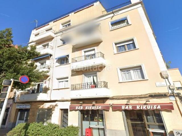 Piso en venta en Barcelona, Roquetes. Piso EN RENTABILIDAD, Les Roquetes, Barcelona. Pisos.