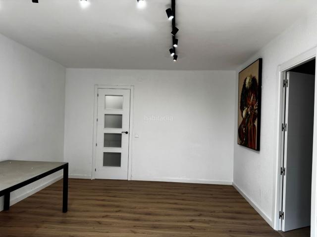 Piso en venta en Barcelona, Roquetes. PISO EN VENTA EN BARCELONA. Pisos.