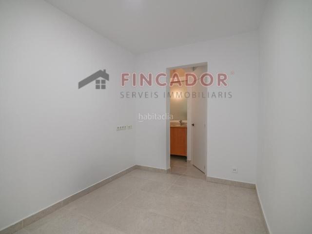 Piso en venta en Barcelona, Roquetes. Pisos.