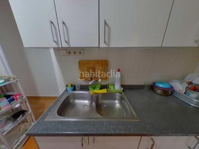 Piso en venta en Barcelona, Sant Martí de Provençals. Piso en venta en calle Pont del Treball Digne. Pisos.