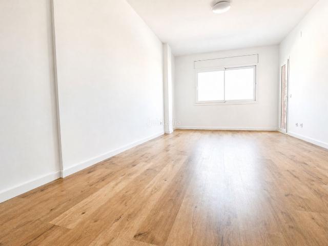 Piso en venta en Barcelona, Sant Andreu de Palomar. OPORTUNIDAD: ACEPTAMOS TU PROPIEDAD COMO FORMA DE PAGO. Pisos.