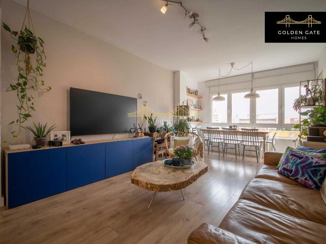 Piso en venta en Barcelona, Sant Andreu de Palomar. Espectacular piso reformado, exterior y muy luminoso. Pisos.
