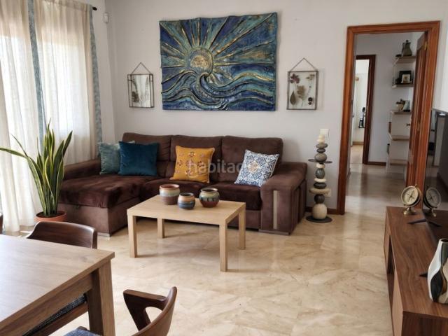 Piso en venta en Barcelona, Sant Andreu de Palomar. Luminoso piso exterior con balcón esquinero en una de las zonas con más vida de Barcelona. Pisos.