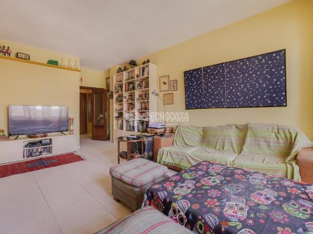 Piso en venta en Barcelona, Sant Andreu de Palomar. Piso en venta en Barcelona. Pisos.