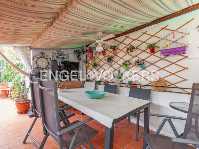 Piso en venta en Barcelona, Sant Andreu de Palomar. PISO PARA INVERSOR, ALQUILADO EN RENTA ANTIGUA. Pisos.