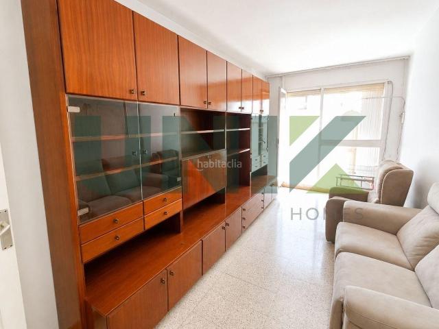 Piso en venta en Barcelona, Sant Andreu de Palomar. Vivienda amplia con espectacular terraza en Sant Andreu. Pisos.