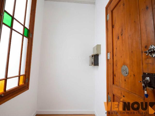 Piso en venta en Barcelona, Sant Antoni. Vivienda con encanto en exclusiva Sant Antoni. Pisos.