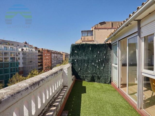 Piso en venta en Barcelona, Sant Antoni. BONITO ÁTICO EN SANT ANTONI. Pisos.