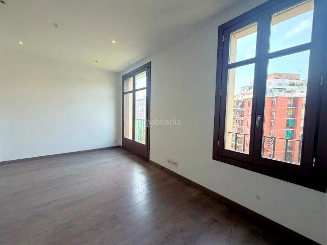 Piso en venta en Barcelona, Sant Antoni. ESPECTACULAR VIVIENDA EN SANT ANTONI · AV PARAL·LEL. Pisos.