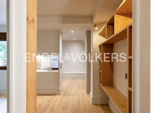 Piso en venta en Barcelona, Sant Antoni. Exclusivo y tranquilo apartamento en Eixample. Pisos.