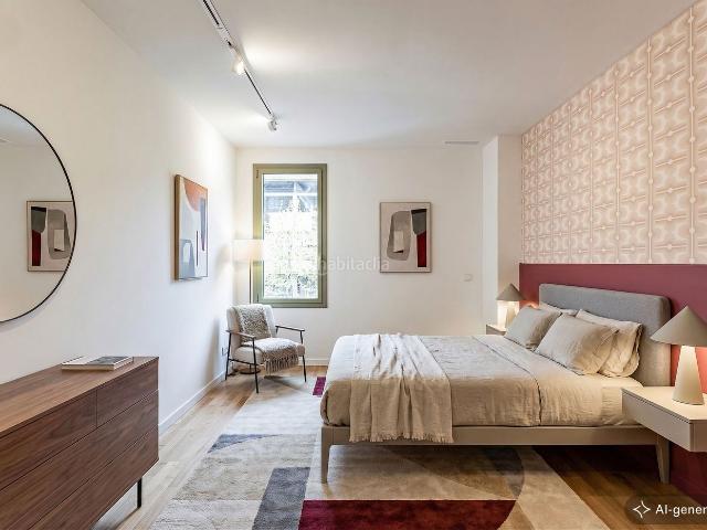 Piso en venta en Barcelona, Sant Antoni. Magnífica vivienda luminosa y exterior en Sant Antoni. Pisos.