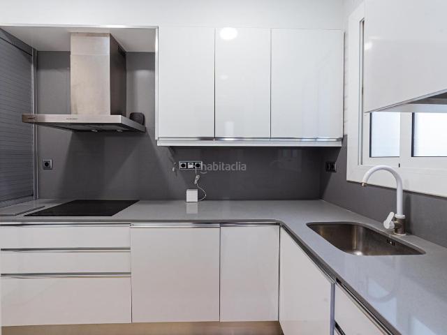 Piso en venta en Barcelona, Sant Antoni. Muy Próximo del Mercado de Sant Antonio. Pisos.