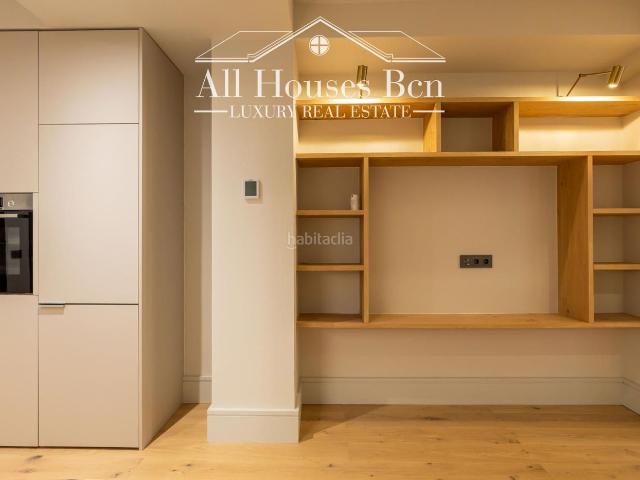 Piso en venta en Barcelona, Sant Antoni. Piso de diseño. Pisos.