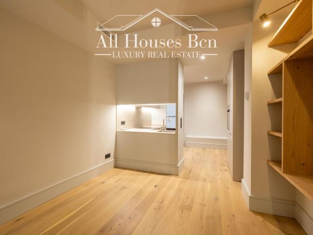 Piso en venta en Barcelona, Sant Antoni. Piso de diseño. Pisos.