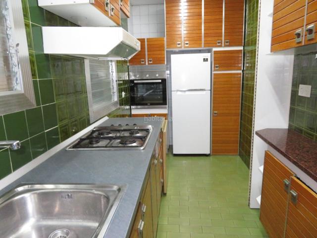 Piso en venta en Barcelona, Sant Antoni. PISO DE 3 HABITACIONES EN LA CALLE TAMARIT TOCANDO VILADOMAT. Pisos.