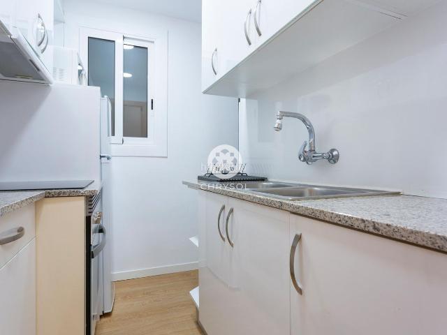 Piso en venta en Barcelona, Sant Antoni. Piso en venta de 67 m2 en Comte dUrgell. Pisos.