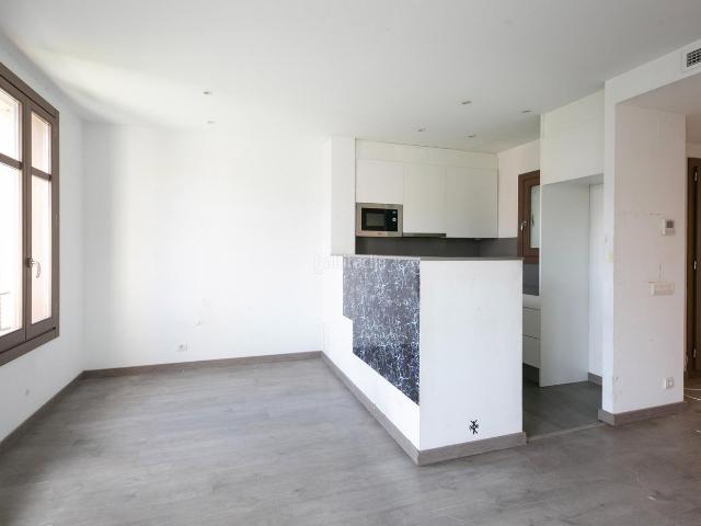 Piso en venta en Barcelona, Sant Antoni. Piso en venta en Sant Antoni. Pisos.