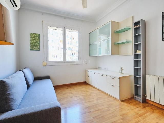 Piso en venta en Barcelona, Sant Antoni. Pisos.