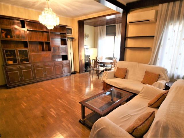 Piso en venta en Barcelona, Sant Antoni. Pisos.