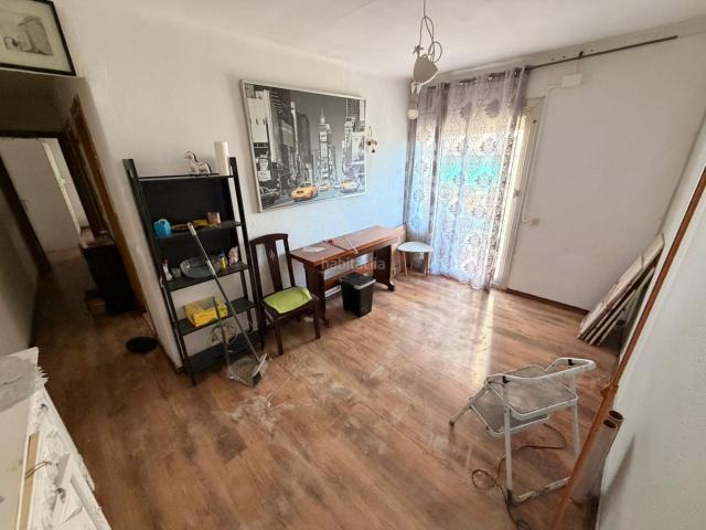 Piso en venta en Barcelona, Sant Genís dels Agudells. Oller Senar con número AICAT 10916 VENDE OPORTUNIDAD PARA INVERSORES EN CALLE SIDO, BARCELONA ?. Pisos.