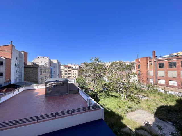 Piso en venta en Barcelona, Sant Gervasi Bonanova. Piso de cinco habitaciones en calle Muntaner, a escasos metros de la Plaza Bonanova. Pisos.