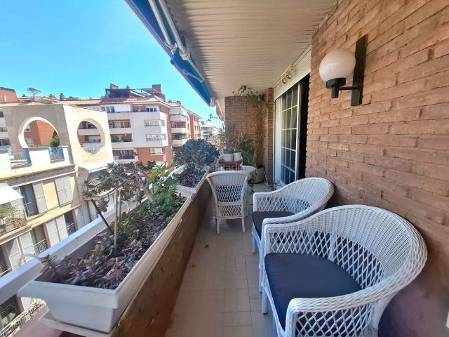 Piso en venta en Barcelona, Sant Gervasi Bonanova. Terraza y Parking en una ubicación privilegiada. Pisos.