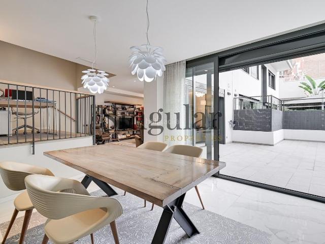 Piso en venta en Barcelona, Sant Gervasi Galvany. Dúplex reformado con gran terraza en Galvany. Pisos.