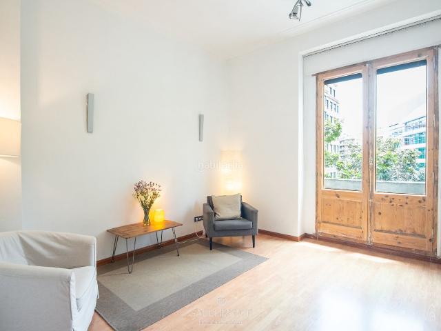 Piso en venta en Barcelona, Sant Gervasi Galvany. Exclusiva vivienda con gran potencial en Avenida Diagonal, junto a Francesc Macià. Pisos.