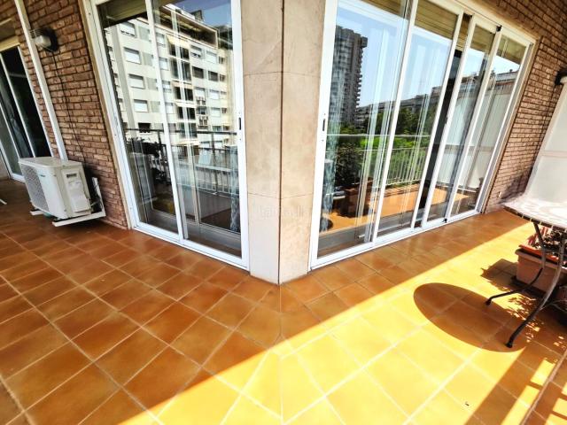 Piso en venta en Barcelona, Sant Gervasi Galvany. Exclusiva vivienda con gran terraza esquinera y vistas panorámicas en Avinguda Diagonal. Pisos.
