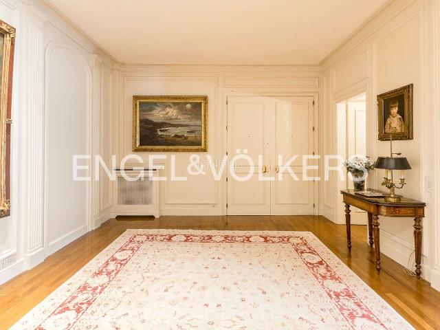 Piso en venta en Barcelona, Sant Gervasi Galvany. Exclusiva vivienda con terraza en Turó Parc. Pisos.