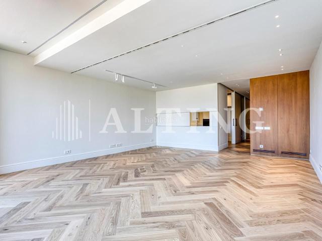 Piso en venta en Barcelona, Sant Gervasi Galvany. Exclusiva vivienda de diseño, completamente renovada en edificio emblemático junto a Vía Augusta. Pisos.