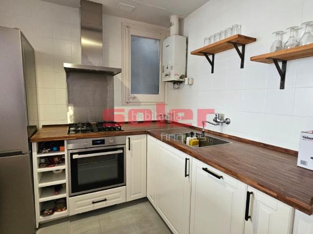 Piso en venta en Barcelona, Sant Gervasi Galvany. Luminoso piso exterior con orientación sur y posibilidad de 3 habitaciones en Sant Gervasi. Pisos.