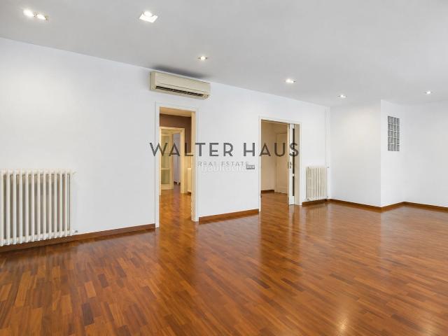 Piso en venta en Barcelona, Sant Gervasi Galvany. Piso con parking y trastero en venta en Galvany, Barcelona. Pisos.