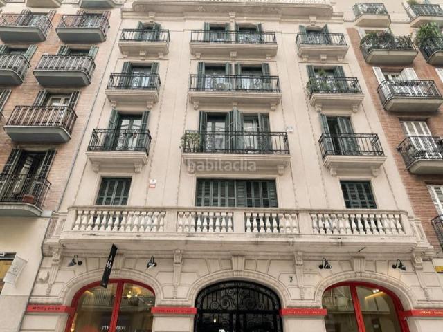 Piso en venta en Barcelona, Sant Gervasi Galvany. Piso de 123 m² para reformar con gran potencial en Passatge Marimon entre Diagonal y Travesera de Gracia junto a Muntaner. Pisos.
