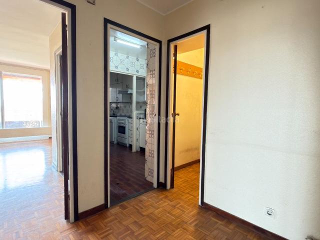 Piso en venta en Barcelona, Sant Ramon Maternitat. Dolça Llar Sant Andreu Nord presenta este exclusivo piso totalmente exterior en Les Corts. Pisos.